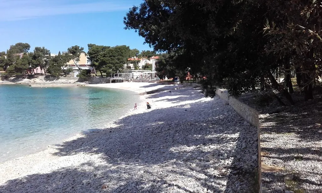 Alba Apartments Banjole 0*,  Croatia